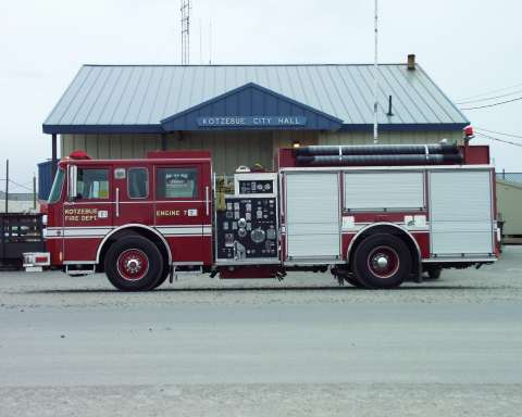 Engine 7 in front of City Hall